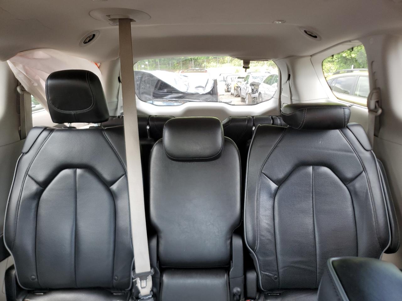 2C4RC1GG7KR630016 2019 Chrysler Pacifica Limited