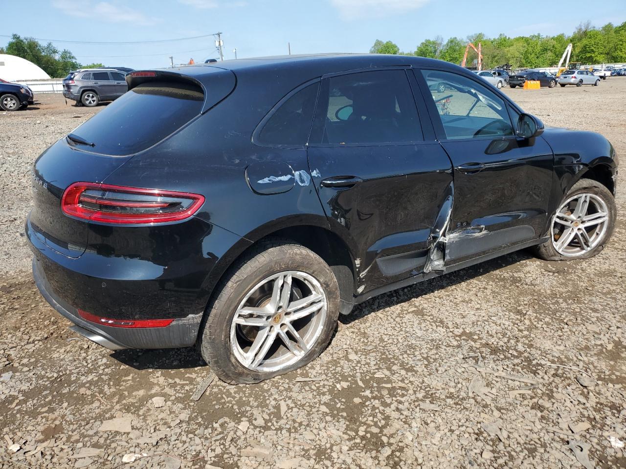 WP1AA2A50JLB04736 2018 Porsche Macan