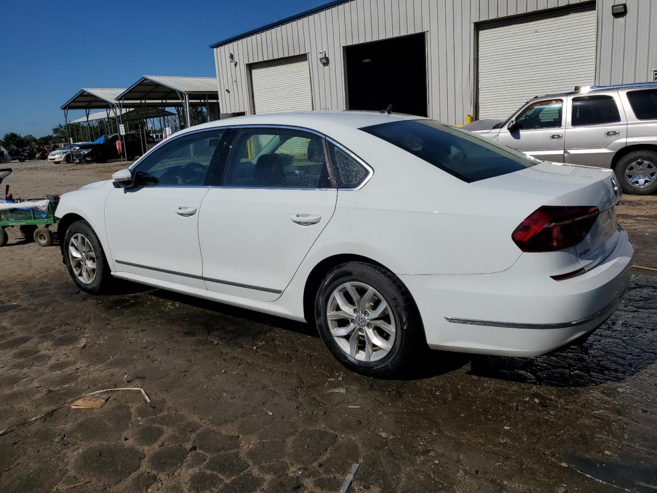 2017 Volkswagen Passat S vin: 1VWAT7A34HC074672