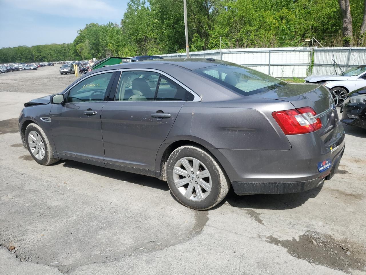 1FAHP2DW0BG190147 2011 Ford Taurus Se