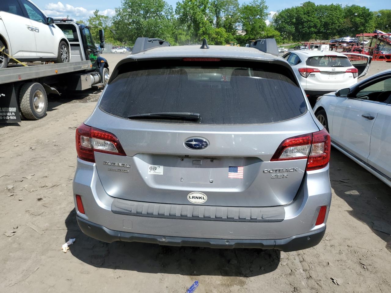 2017 Subaru Outback 3.6R Limited vin: 4S4BSENC0H3302591