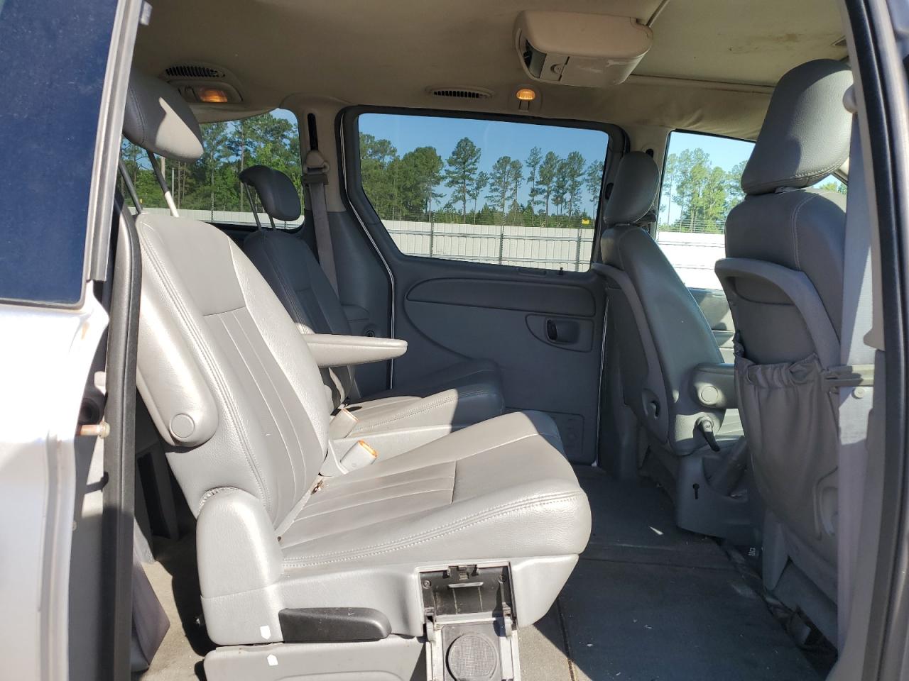 2D4GP44L75R203974 2005 Dodge Grand Caravan Sxt