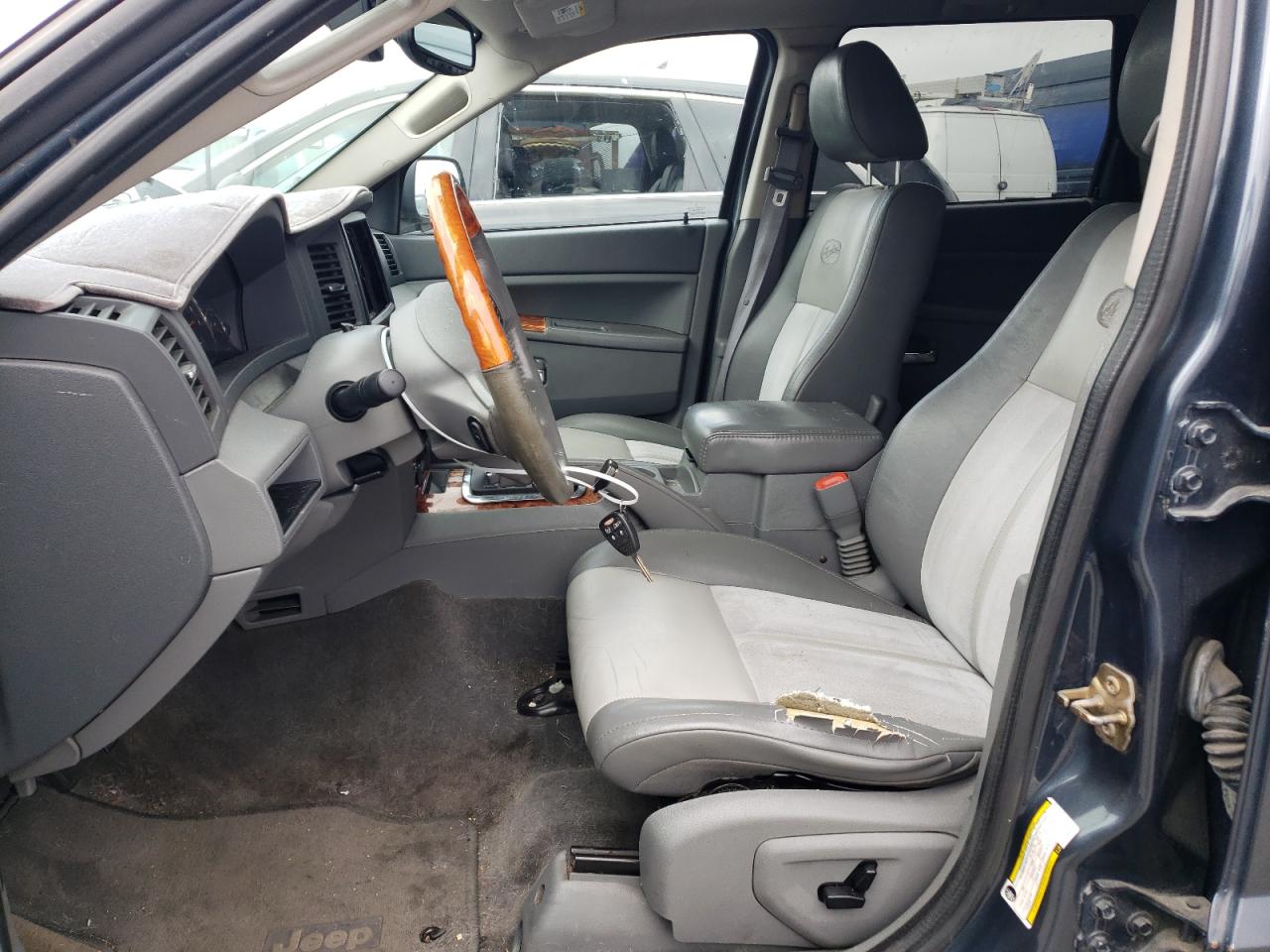 1J8HR68277C651872 2007 Jeep Grand Cherokee Overland