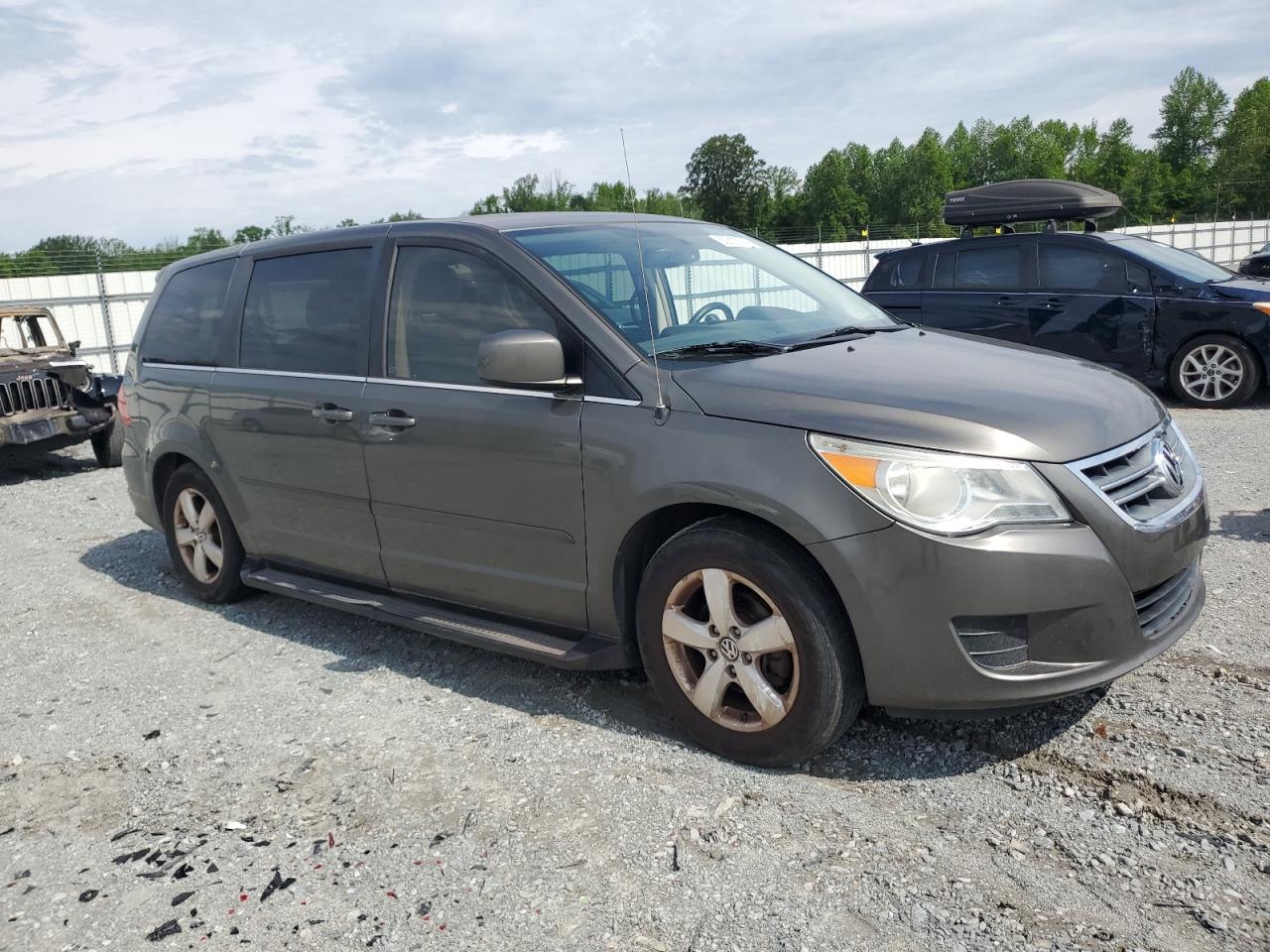 2V4RW5DX2AR202412 2010 Volkswagen Routan Sel