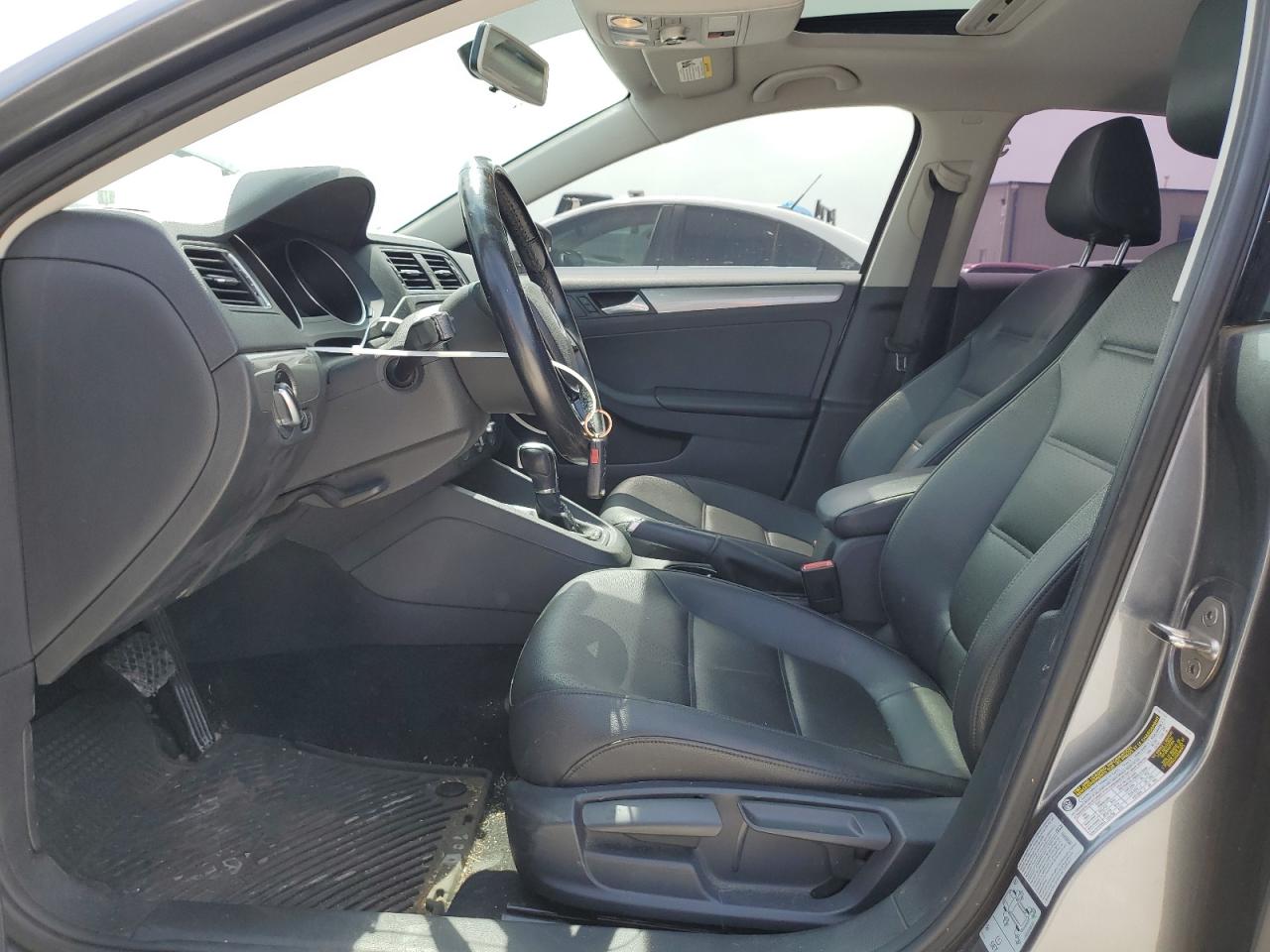 3VWDB7AJ1HM281677 2017 Volkswagen Jetta Se