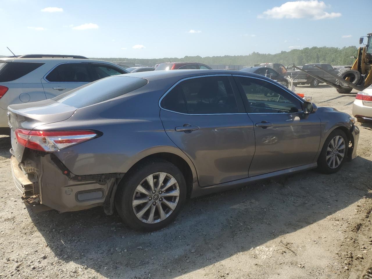 2018 Toyota Camry L vin: 4T1B11HK2JU647751