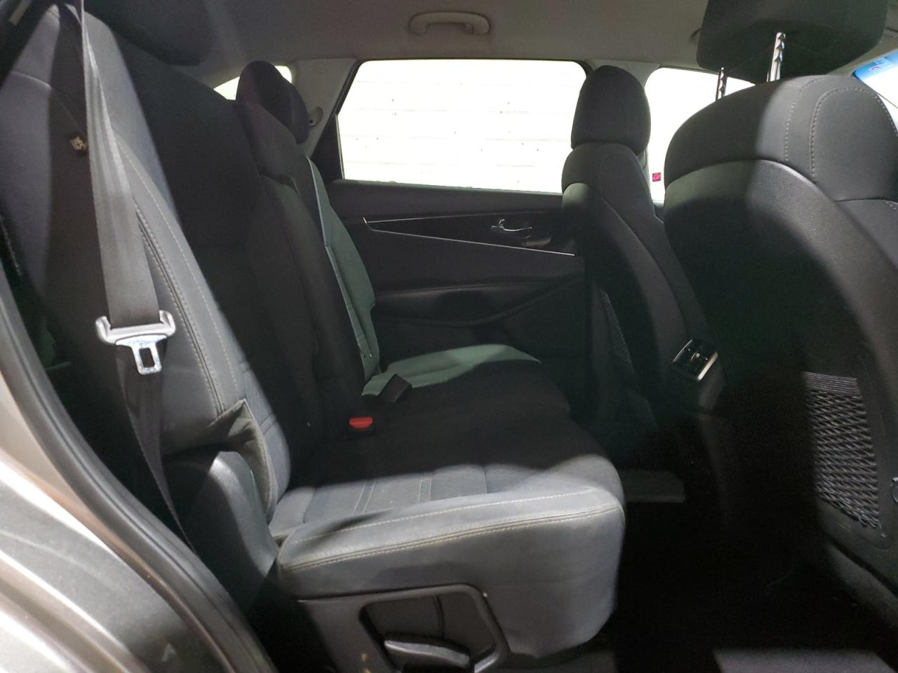 5XYPGDA58HG335833 2022 Kia Sorento Lx