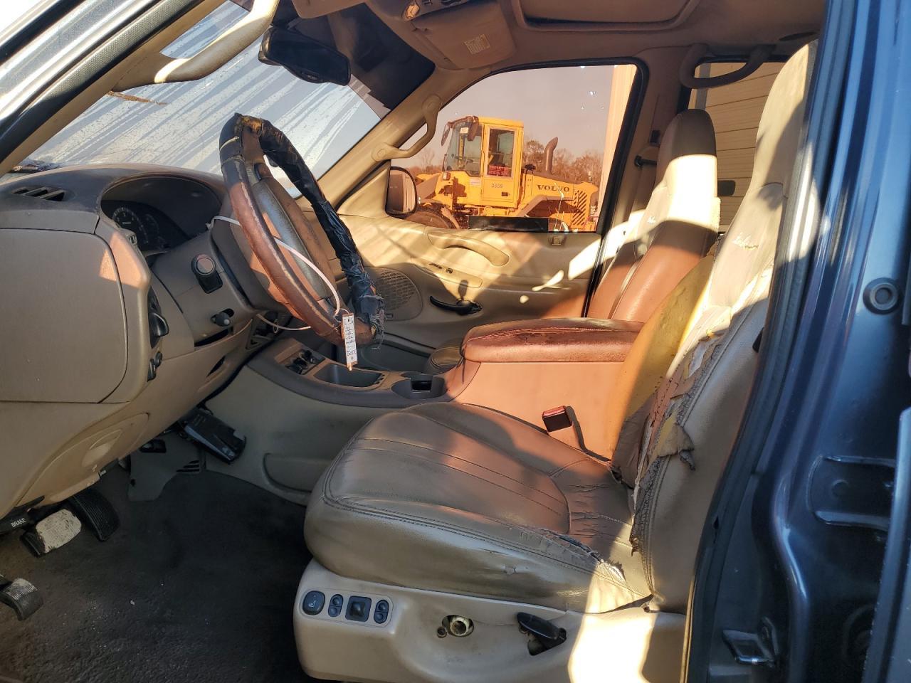 1FMRU17W41LA22042 2001 Ford Expedition Eddie Bauer