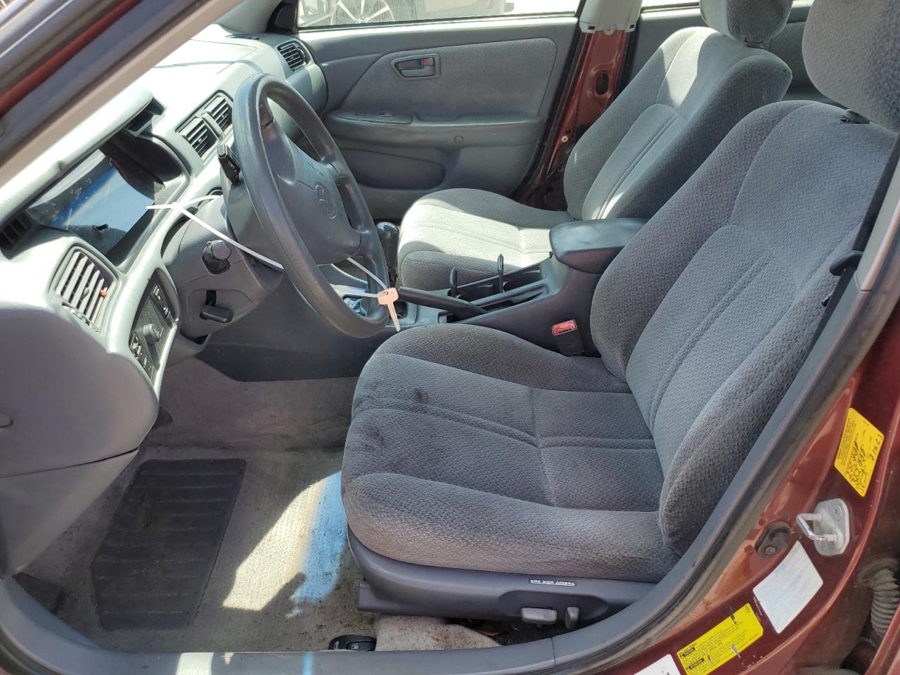 4T1BF28K5YU095762 2000 Toyota Camry Le