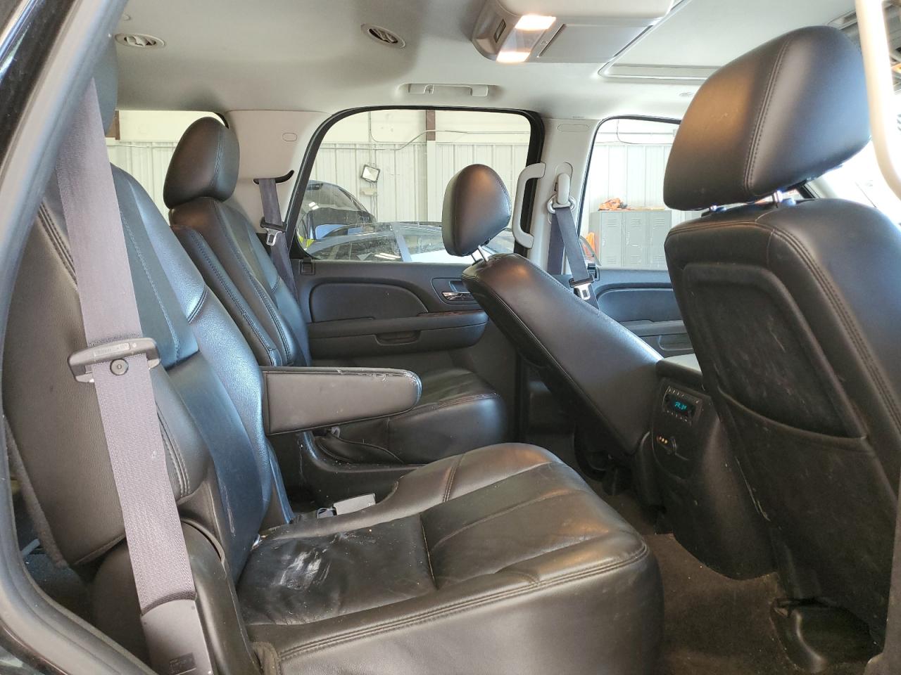 1GNSKBE06BR377719 2011 Chevrolet Tahoe K1500 Lt