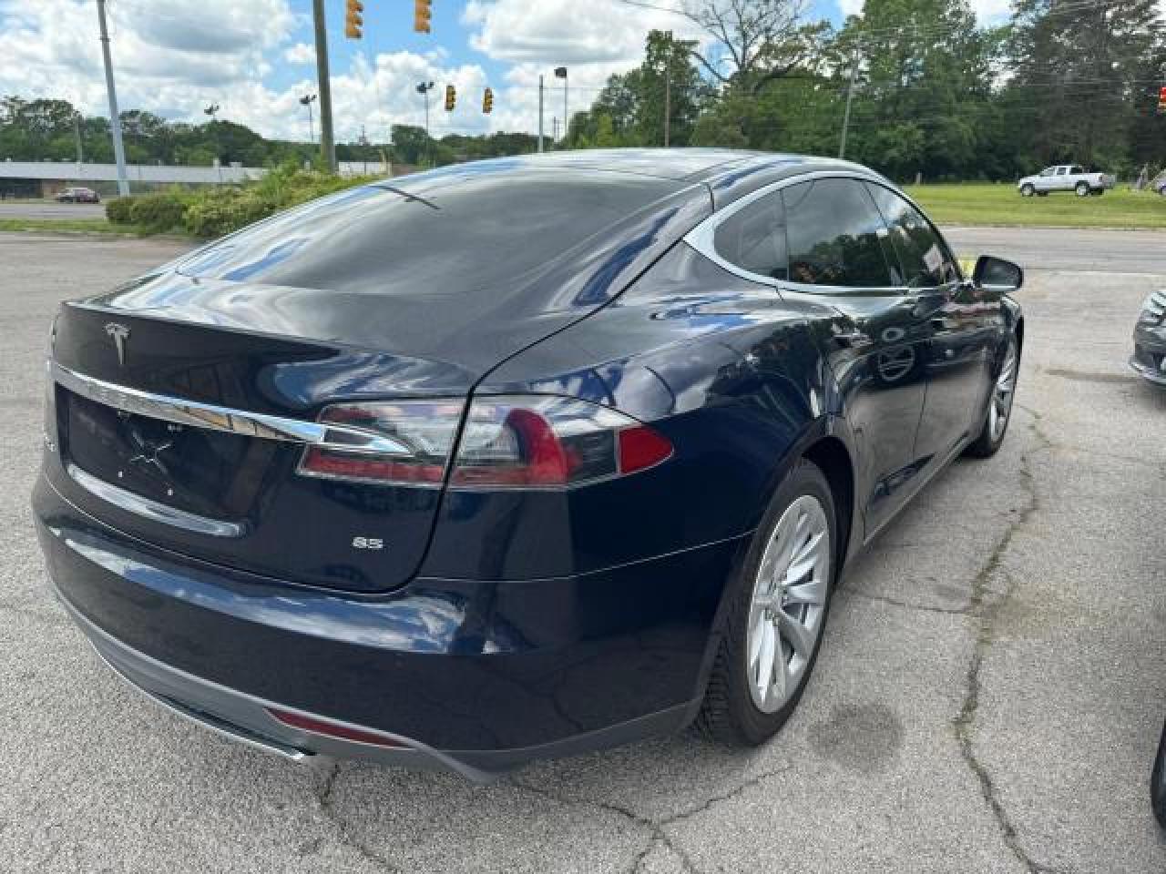 2014 Tesla Model S vin: 5YJSA1H13EFP34116