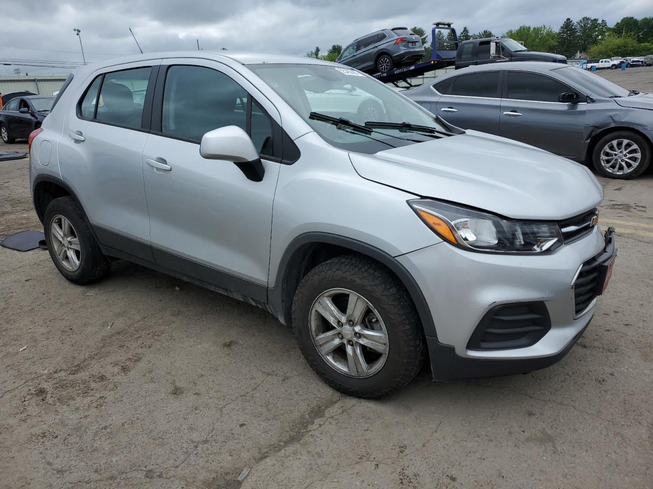 2019 Chevrolet Trax Ls vin: 3GNCJNSB7KL243436