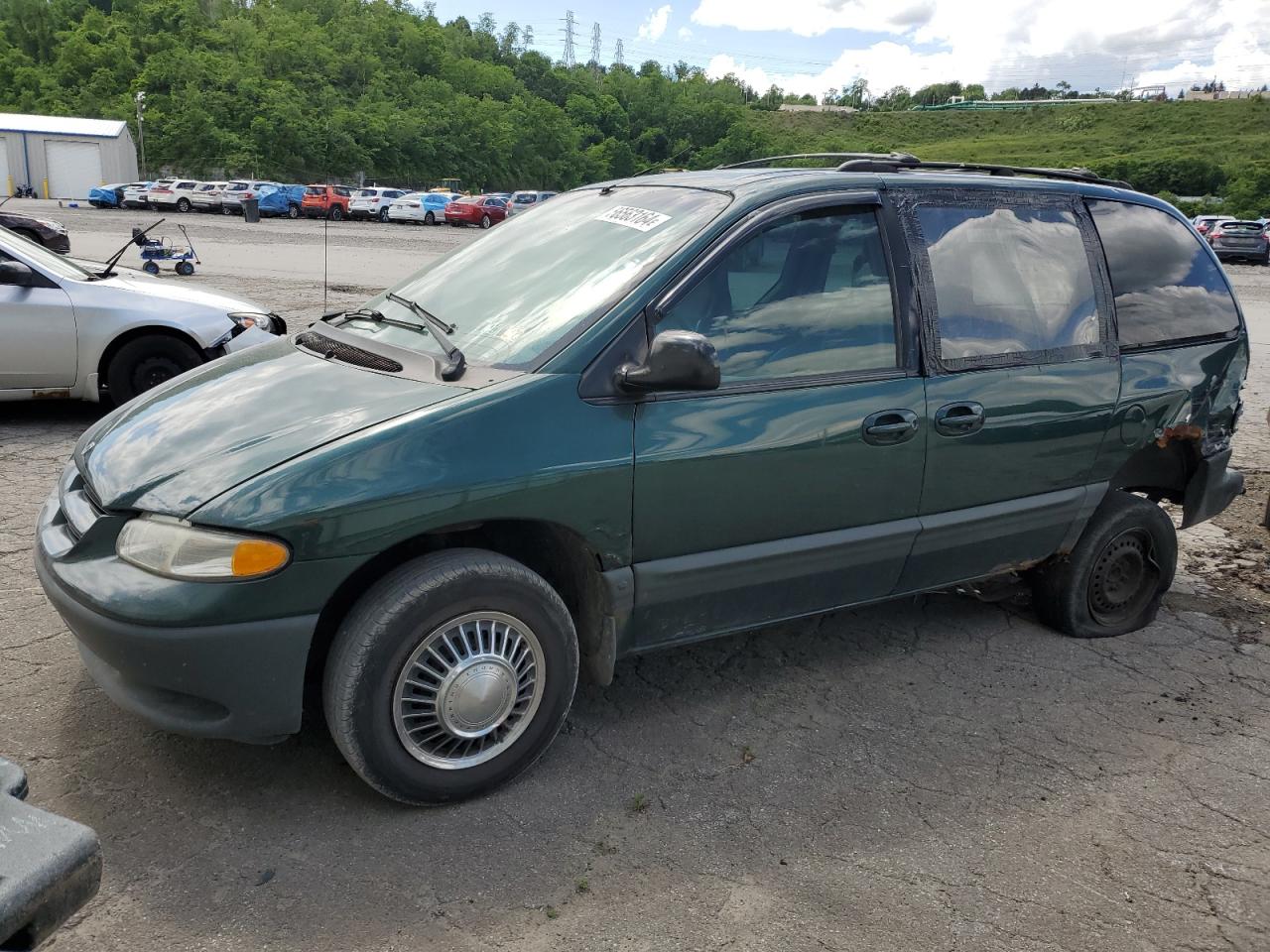 1B4GP45G0XB618373 1999 Dodge Caravan Se