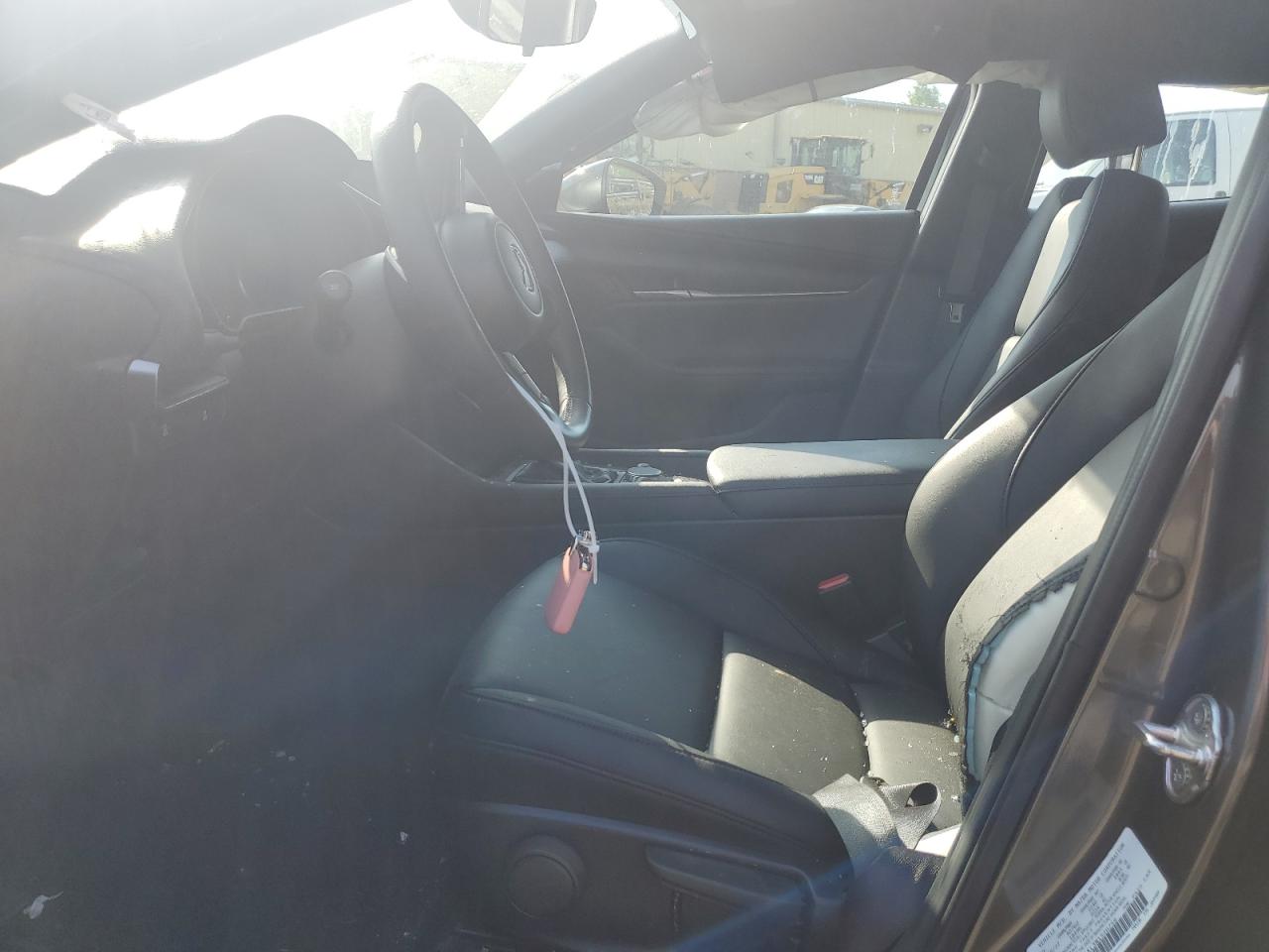 JM1BPAKL3N1520759 2022 Mazda 3 Select