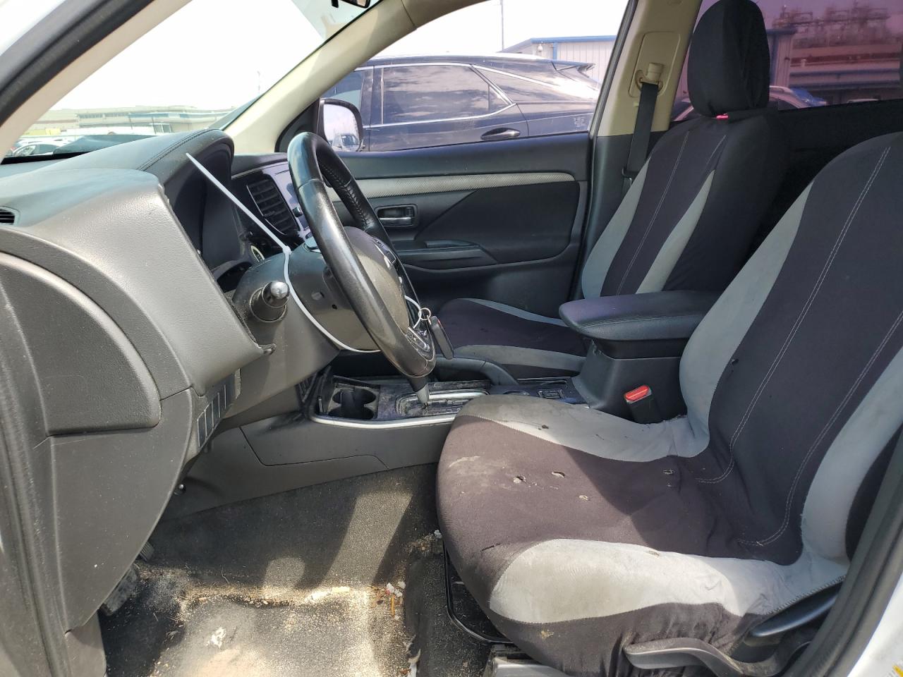 JA4AD3A38HZ028956 2017 Mitsubishi Outlander Se