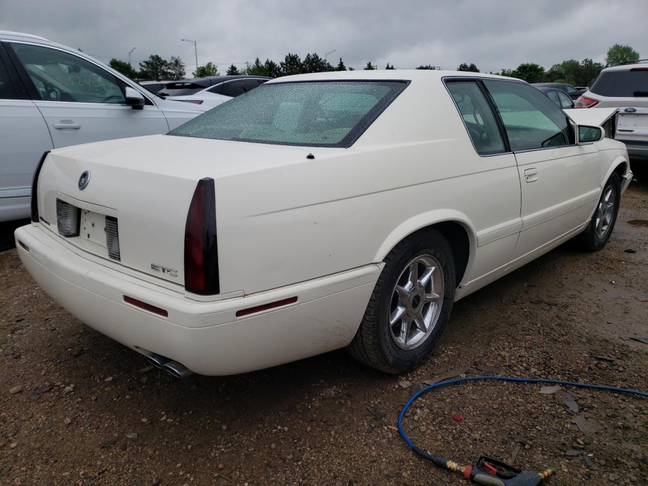 1G6EC12922B106586 2002 Cadillac Eldorado Commemorative