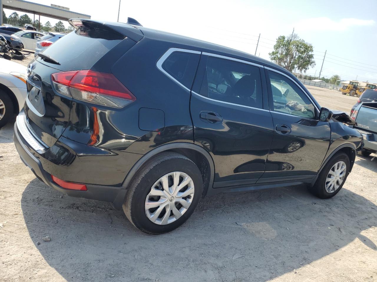 JN8AT2MT6JW457197 2018 Nissan Rogue S