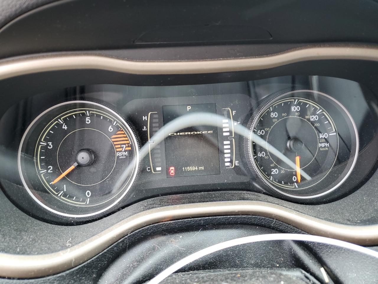 1C4PJMCB8GW183106 2016 Jeep Cherokee Latitude