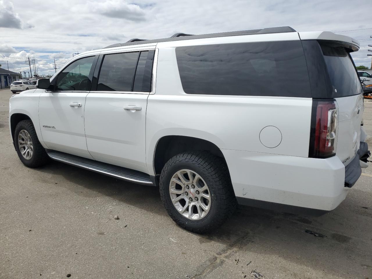 1GKS2GKC0HR259635 2017 GMC Yukon Xl K1500 Slt