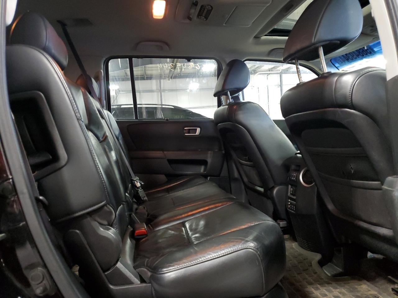 5FNYF4H95BB102748 2011 Honda Pilot Touring