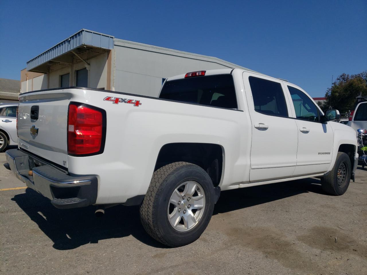 3GCUKREH3FG264381 2015 Chevrolet Silverado K1500 Lt