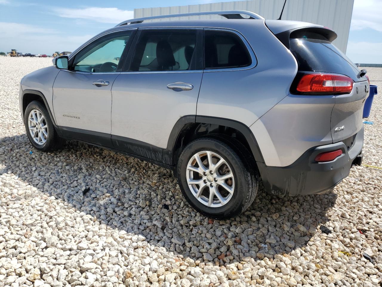 1C4PJMLX5JD531863 2018 Jeep Cherokee Latitude Plus