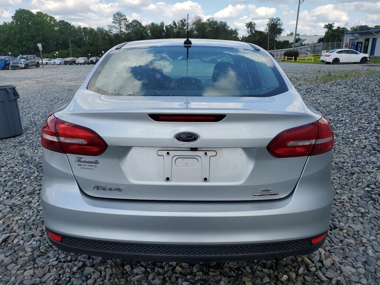 2015 Ford Focus Se vin: 1FADP3F29FL210259