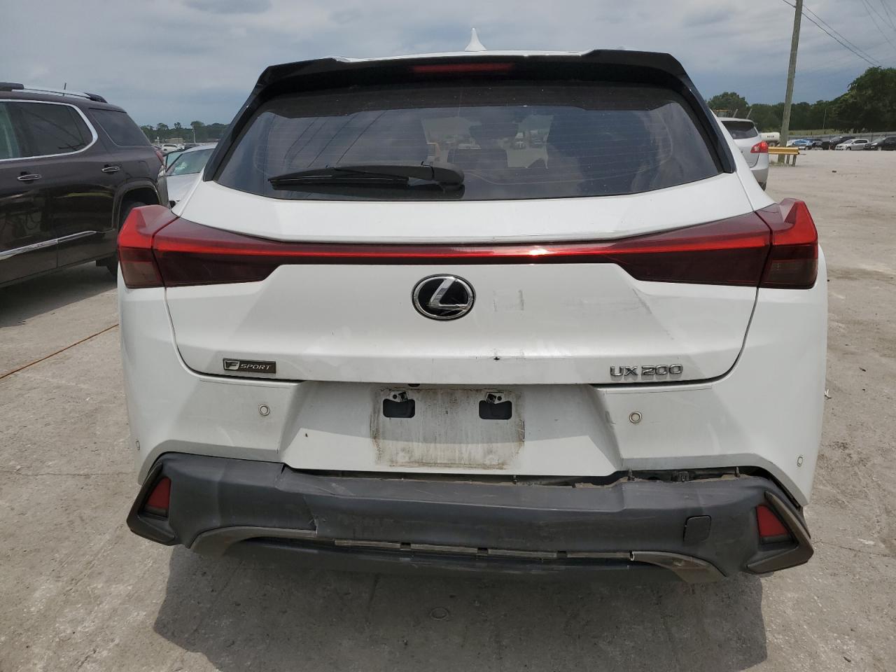 JTHY3JBH9K2000667 2019 Lexus Ux 200