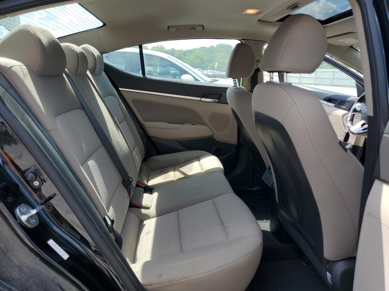 KMHD84LF4KU830196 2019 Hyundai Elantra Sel