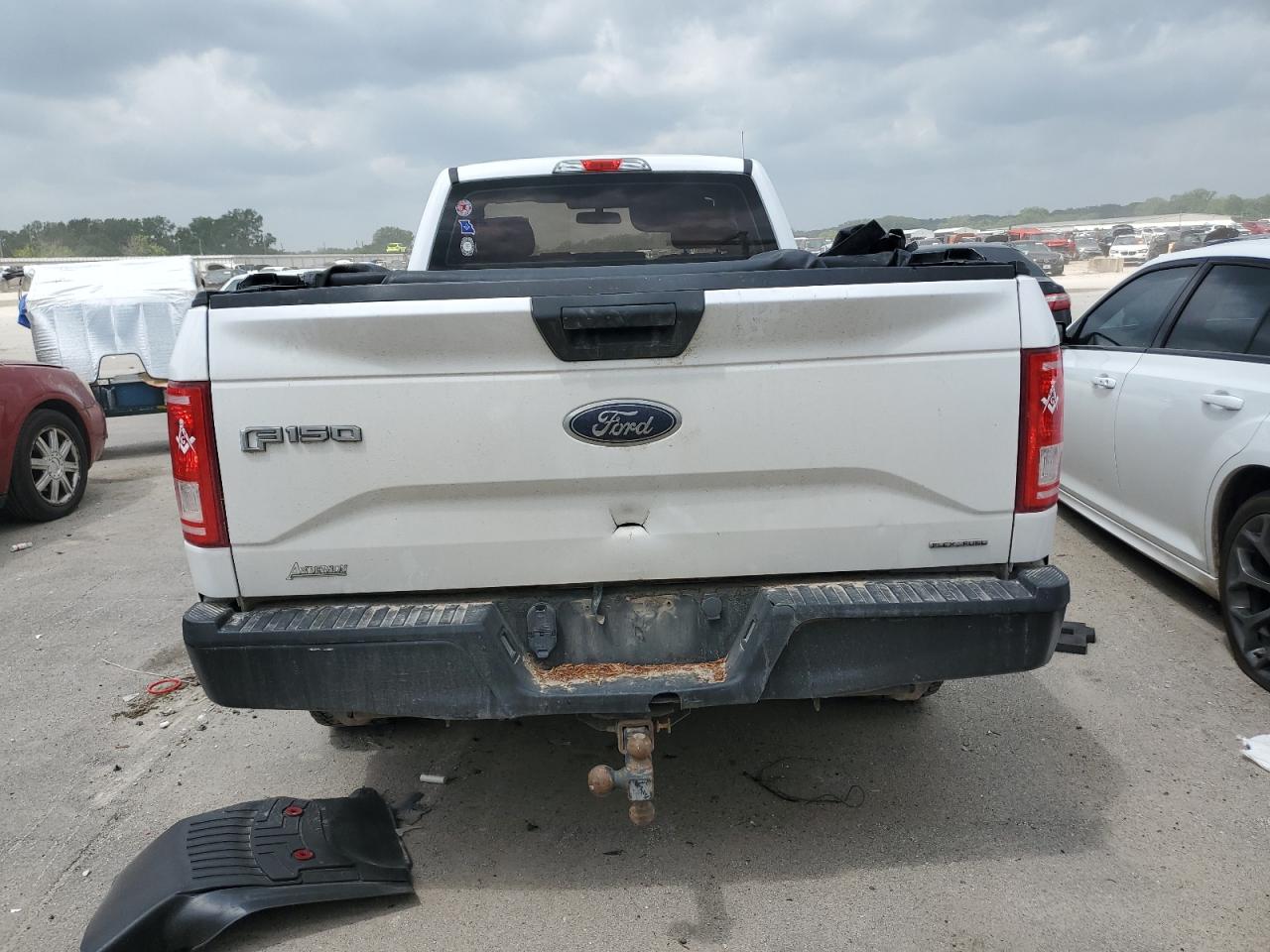 2016 Ford F150 vin: 1FTMF1E84GKE13736