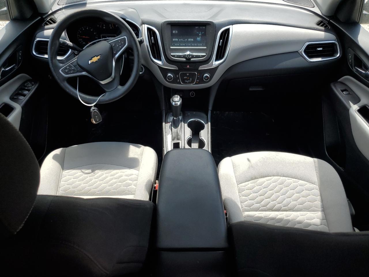 2GNAXSEV1J6230114 2018 Chevrolet Equinox Lt