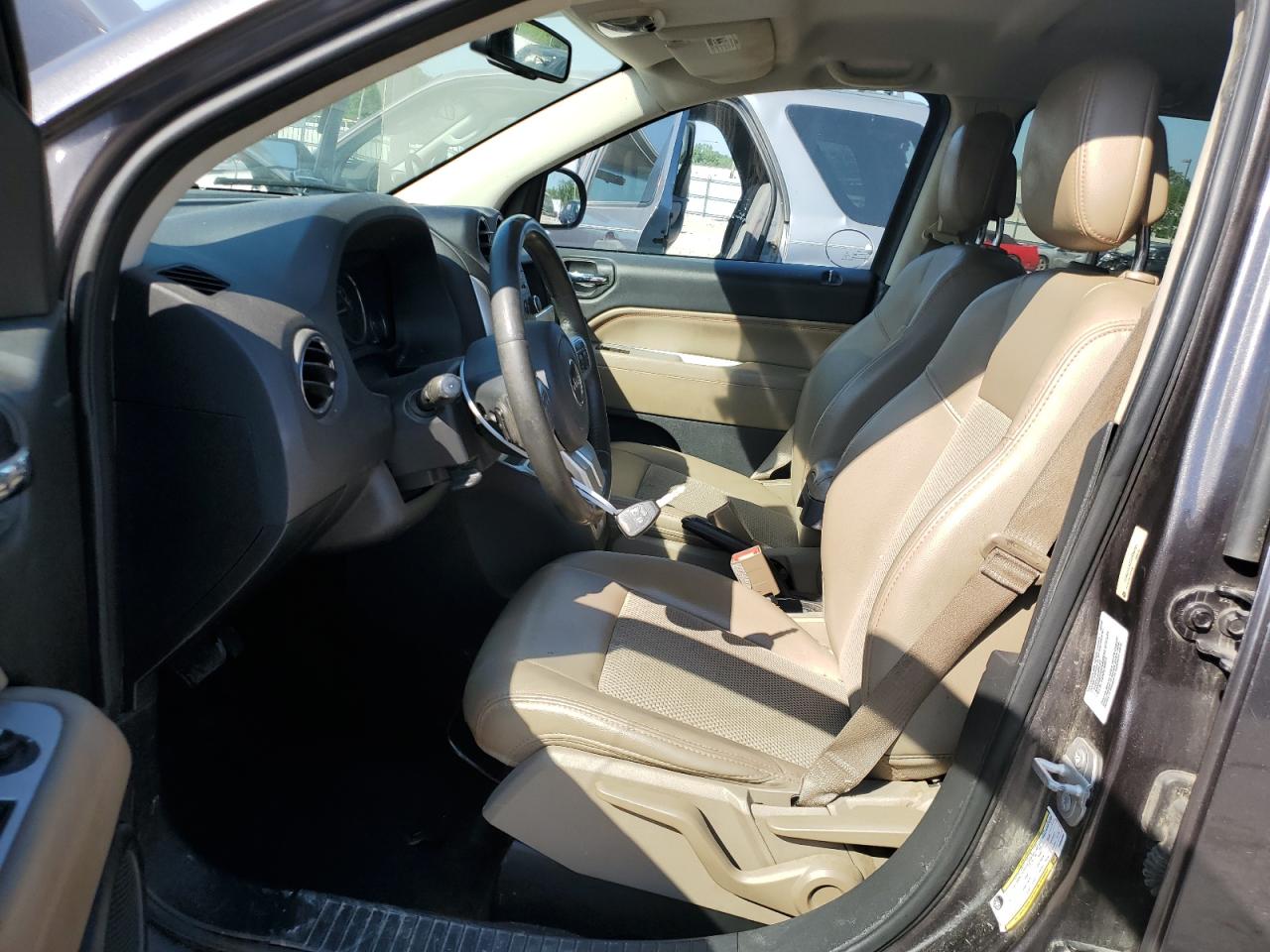 1C4NJCEB2GD656685 2016 Jeep Compass Latitude