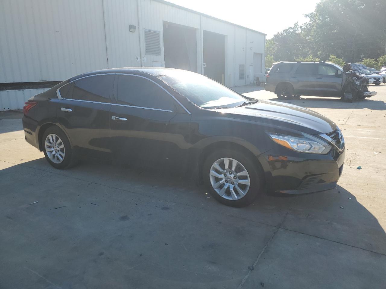 2018 Nissan Altima 2.5 vin: 1N4AL3AP0JC108438