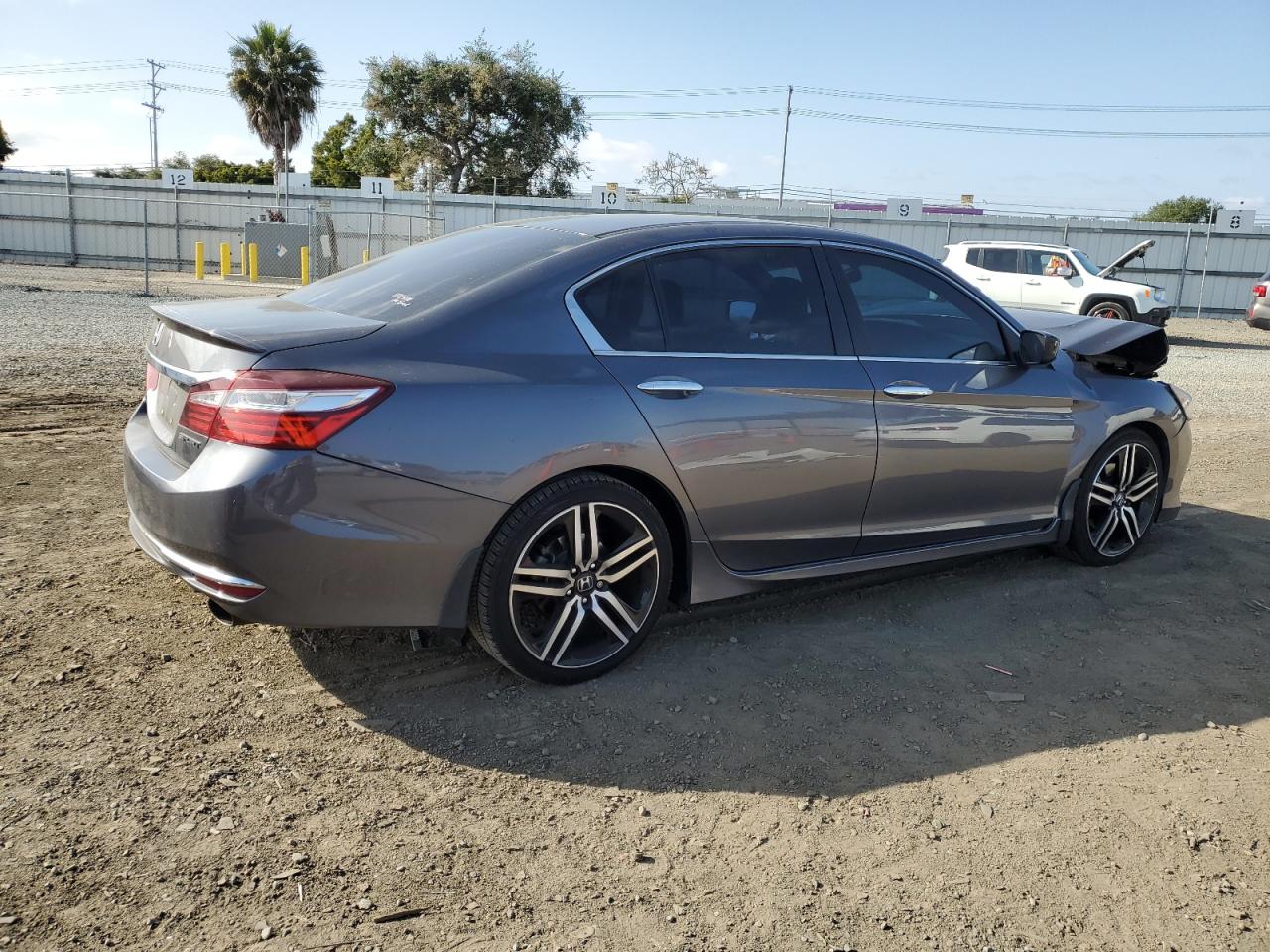 1HGCR2F58HA043722 2017 Honda Accord Sport