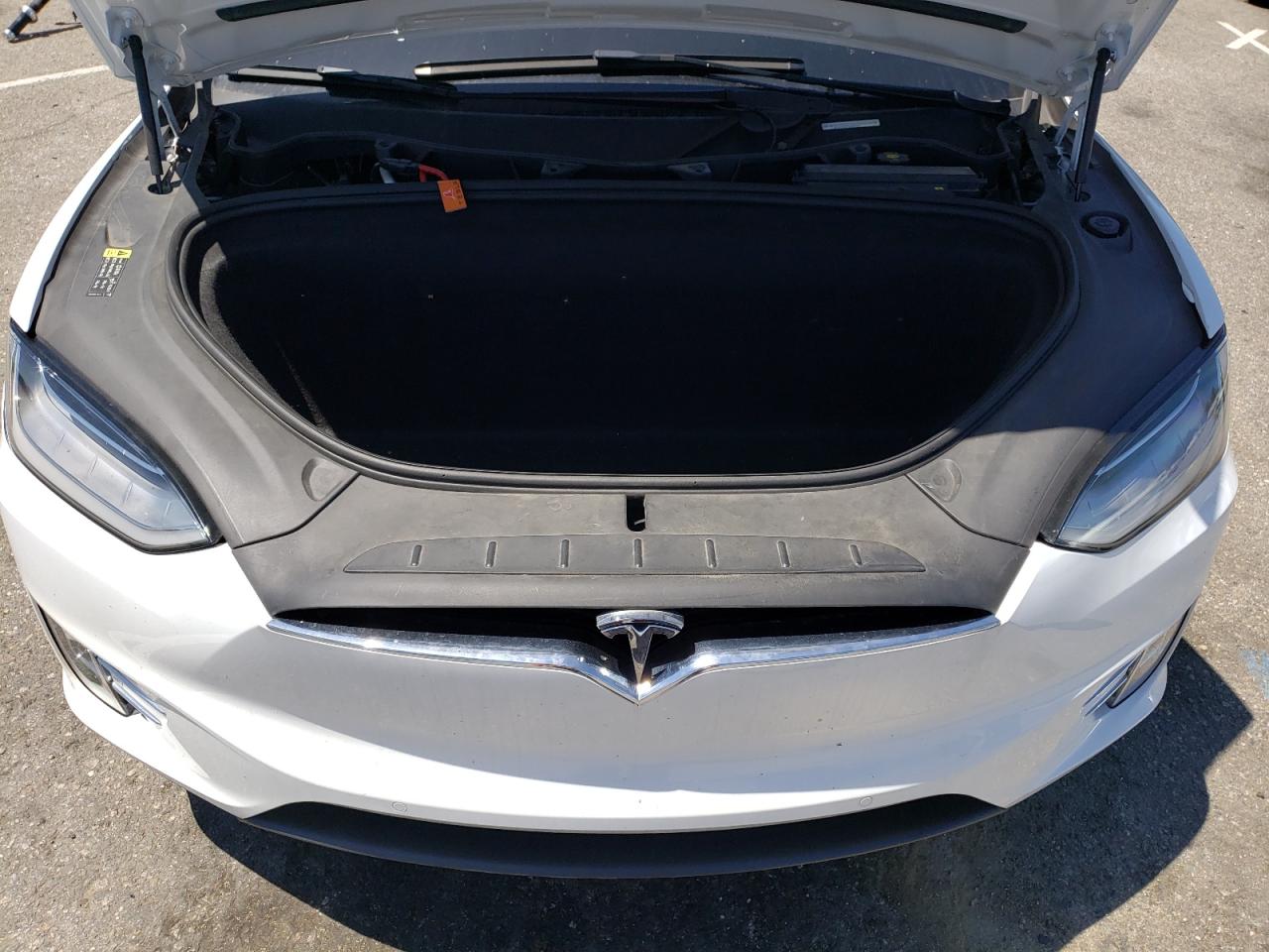 5YJXCBE28JF125911 2018 Tesla Model X