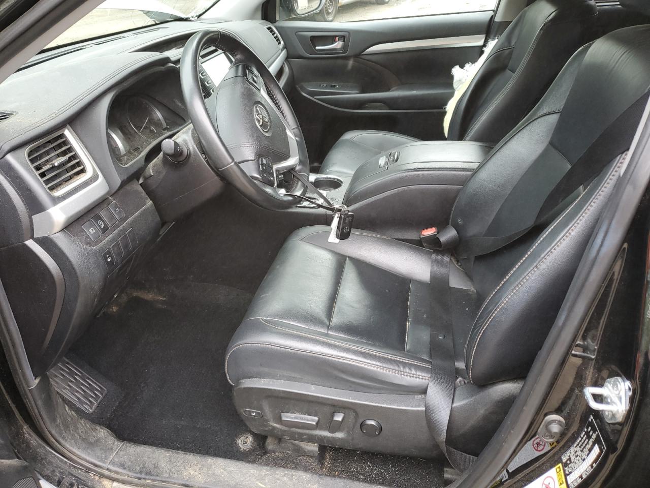 5TDJZRFH2KS999975 2019 Toyota Highlander Se