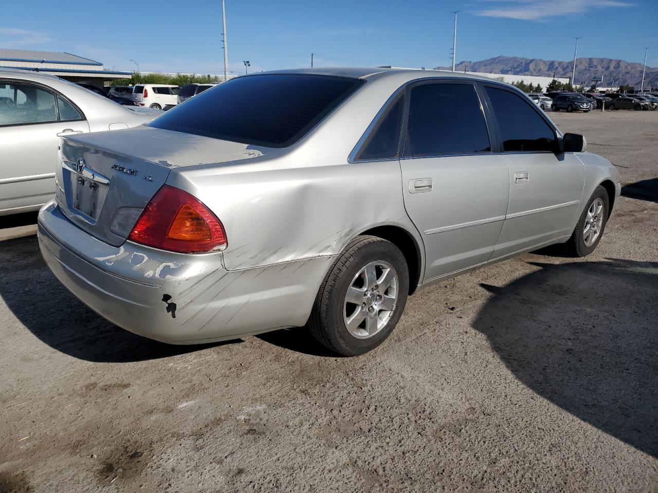 4T1BF28B0YU025425 2000 Toyota Avalon Xl