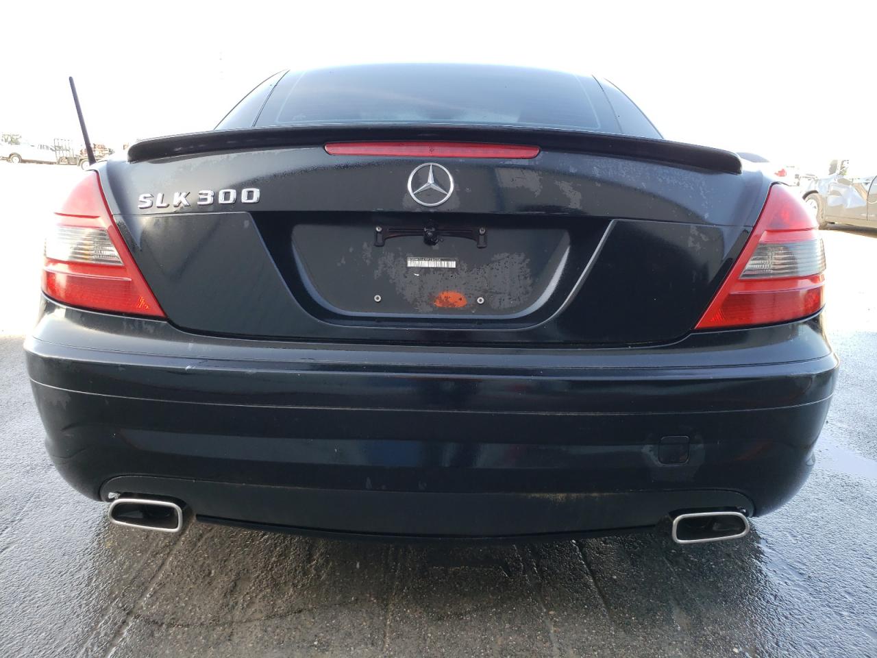 WDBWK5EA1BF236254 2011 Mercedes-Benz Slk 300