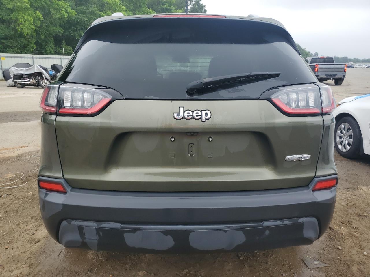 1C4PJLCB6KD357303 2019 Jeep Cherokee Latitude