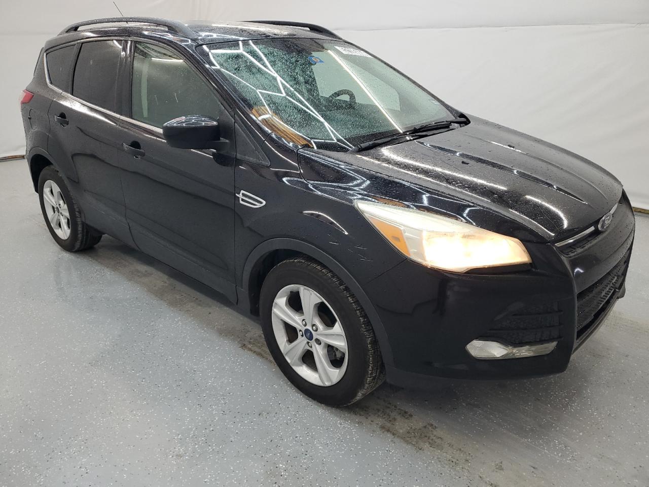 1FMCU0GXXGUB00352 2016 Ford Escape Se