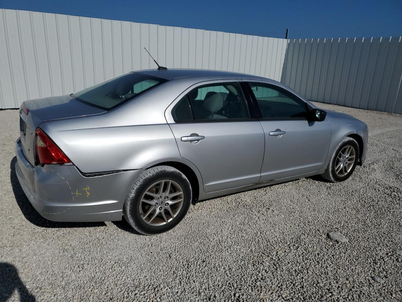 3FAHP0GAXBR126078 2011 Ford Fusion S