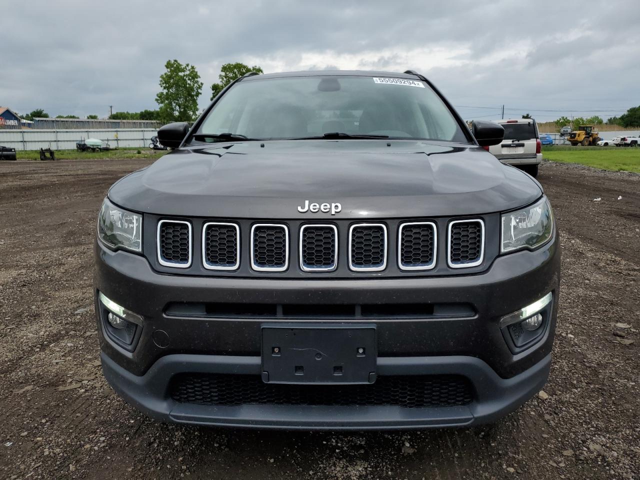 3C4NJDBB3JT142467 2018 Jeep Compass Latitude