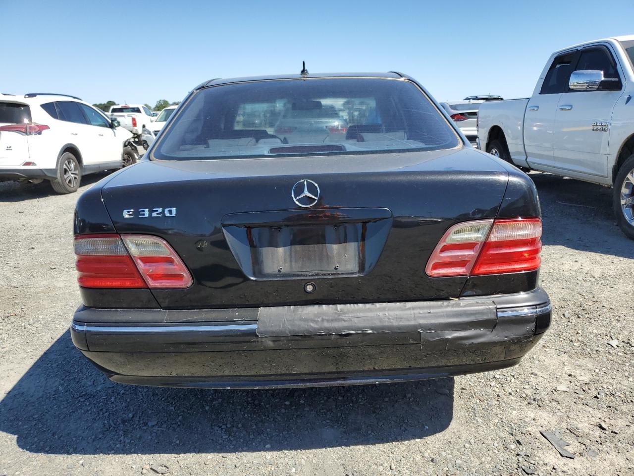 WDBJF65J31B375151 2001 Mercedes-Benz E 320