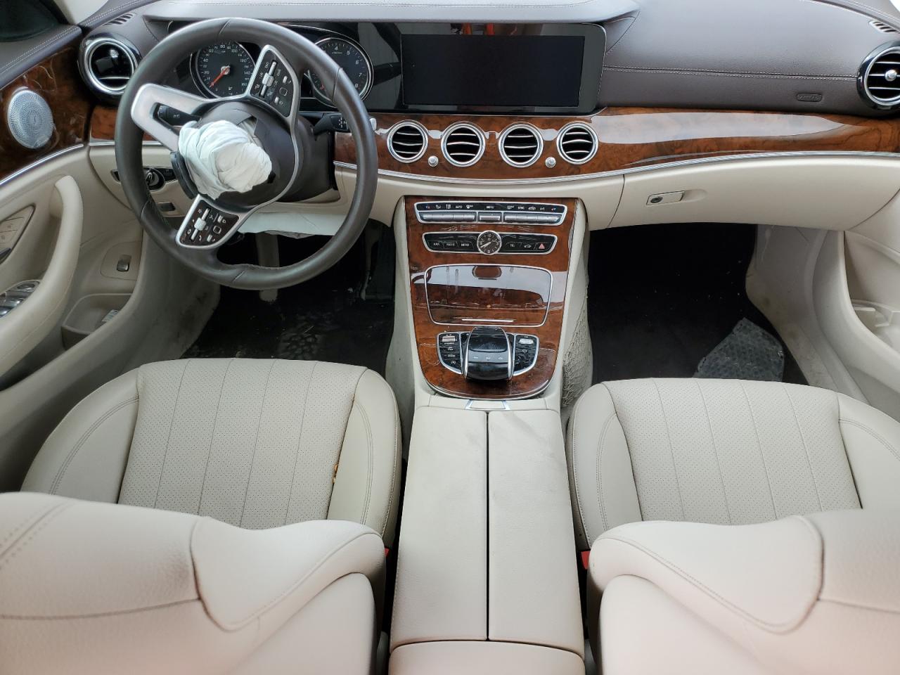 WDDZF4JB4KA673180 2019 Mercedes-Benz E 300