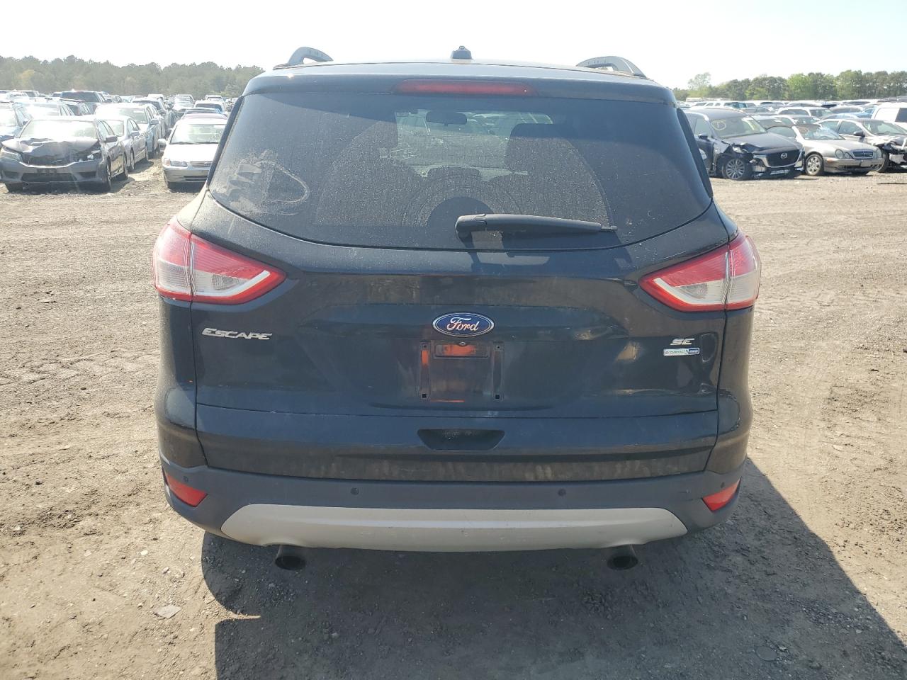 1FMCU9G9XFUA97098 2015 Ford Escape Se