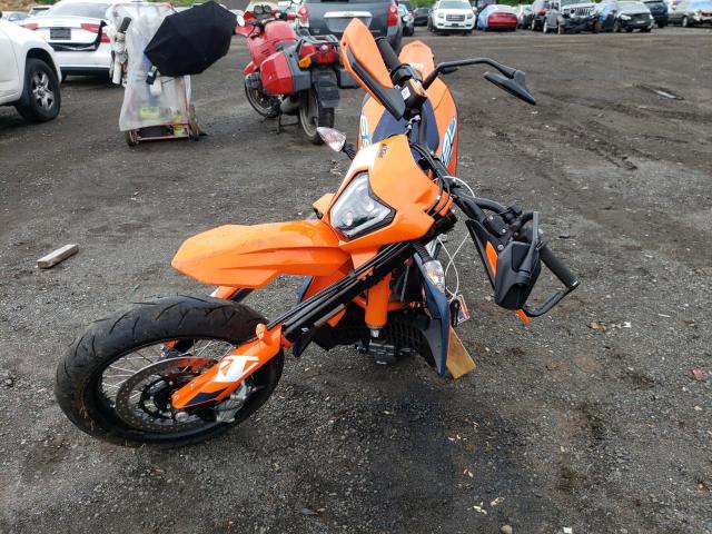 2024 Ktm 690 Smc R VIN: VBKLSV40XRM762867 Lot: 54736234