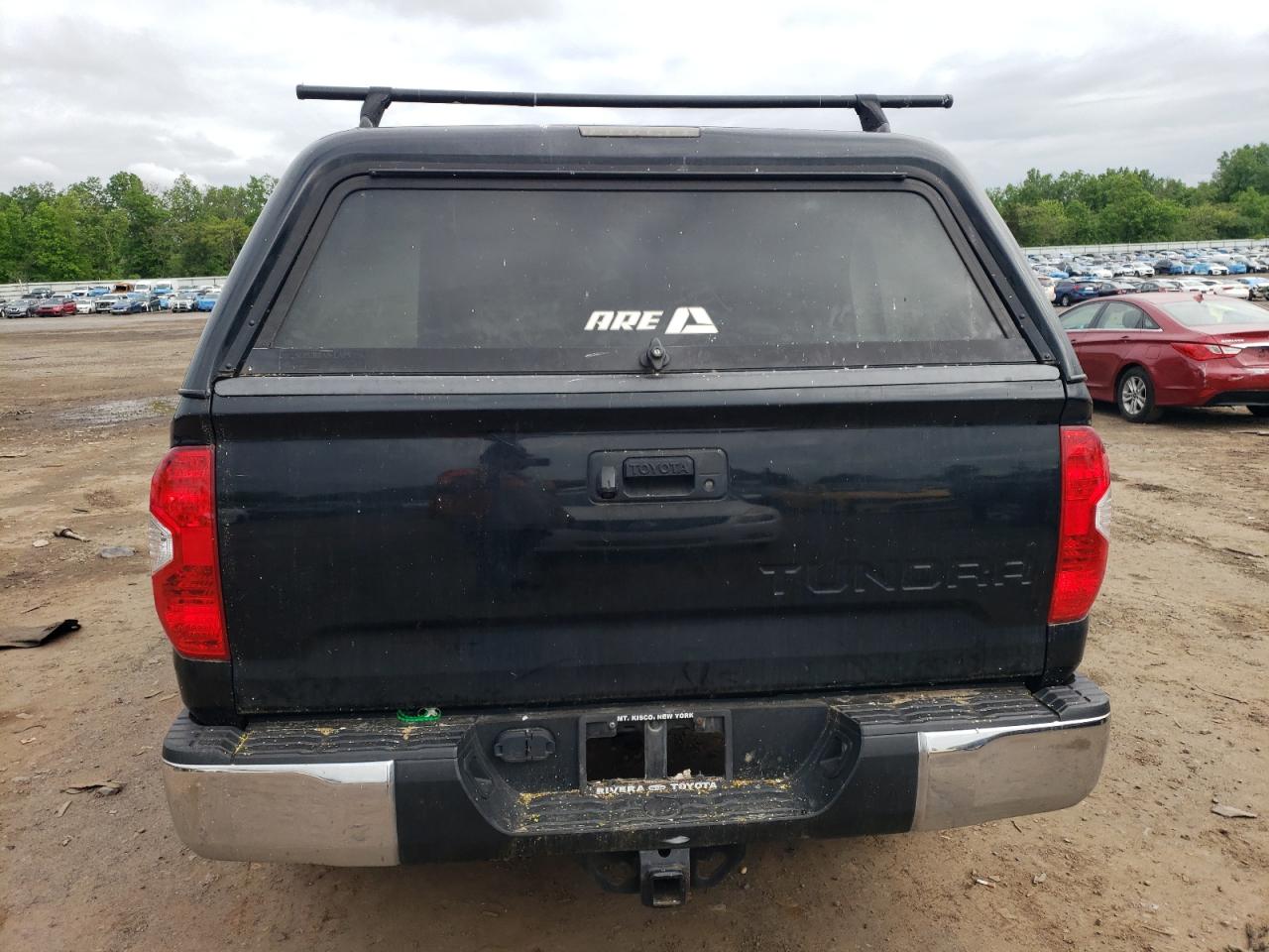 5TFUY5F18KX815256 2019 Toyota Tundra Double Cab Sr/Sr5