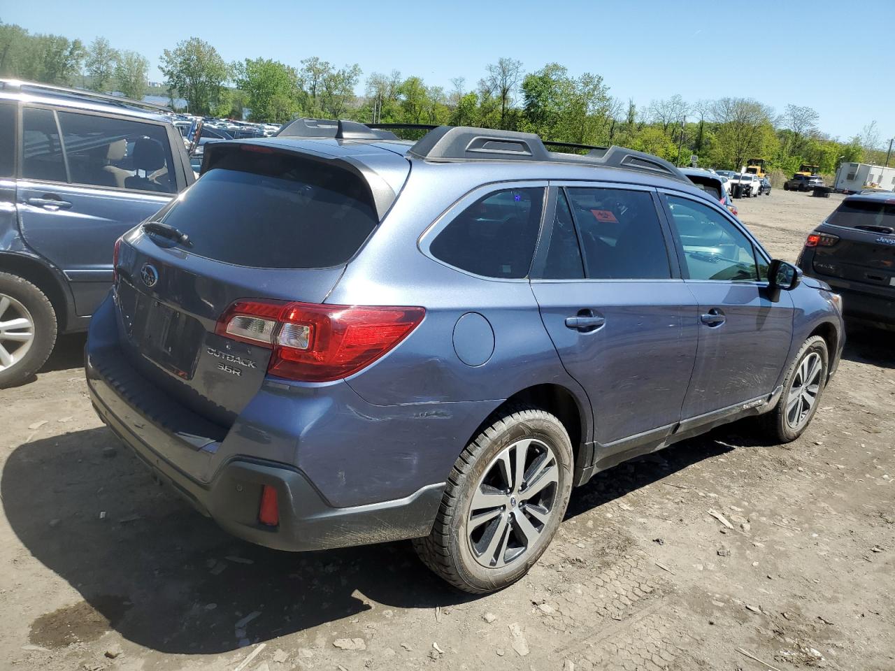 4S4BSENC8J3260693 2018 Subaru Outback 3.6R Limited