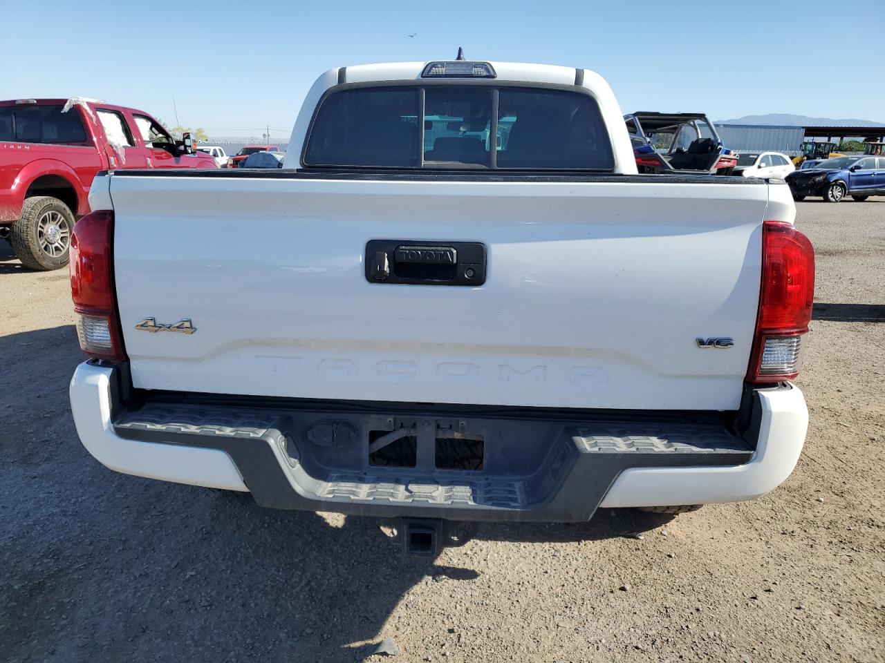 3TMCZ5AN9JM166476 2018 Toyota Tacoma Double Cab
