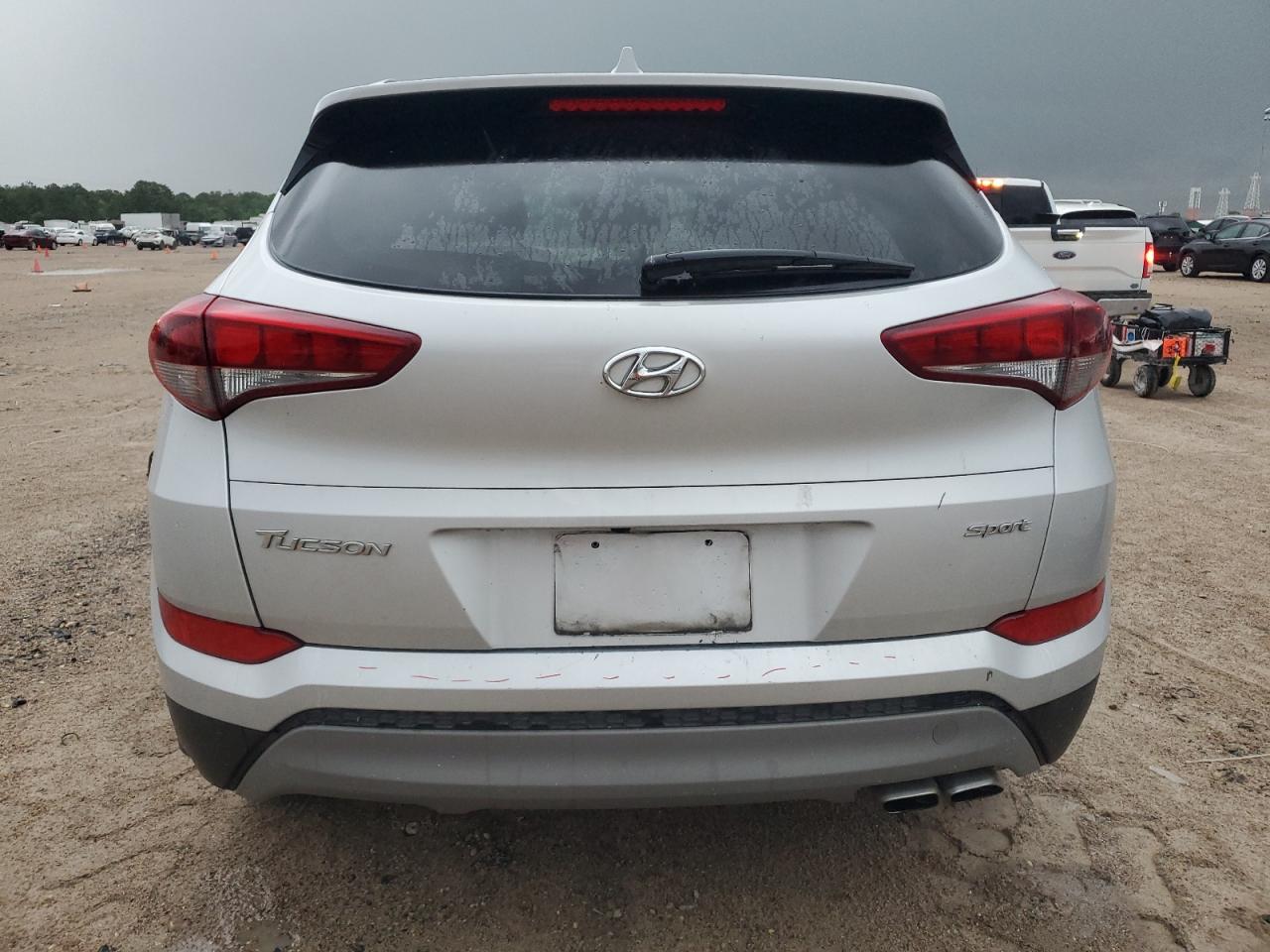 2018 Hyundai Tucson Sport vin: KM8J33AL6JU824919